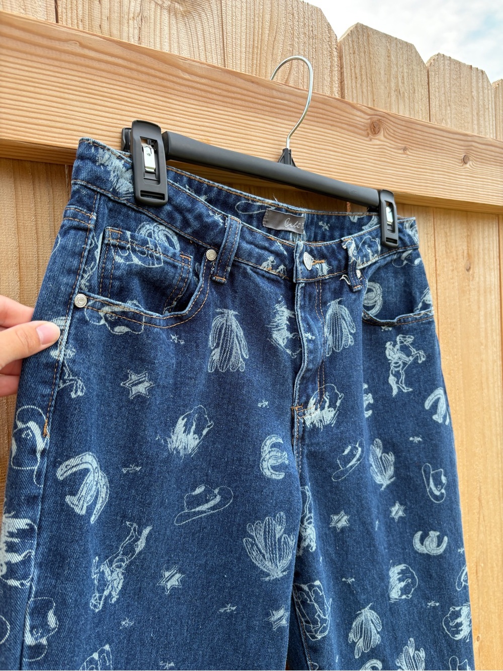 Cali 1850 Women's Western Print Wide Leg Denim Jeans - Picture 3 of 7
